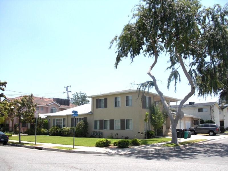 244 N 7th St in Montebello, CA - Foto de edificio