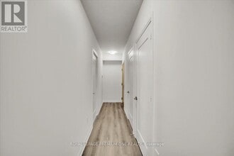 8960 Jane St in Vaughan, ON - Building Photo - Building Photo