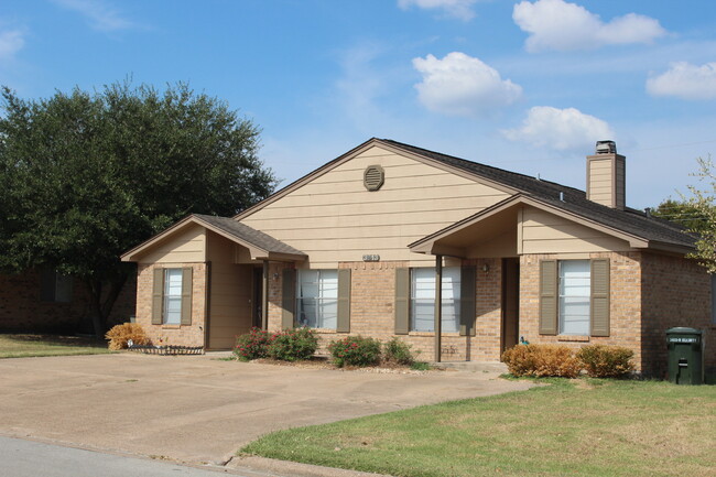 3613 Elliott St in Bryan, TX - Building Photo - Building Photo