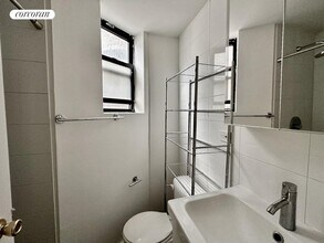 410 W 36th St. in New York, NY - Building Photo - Building Photo