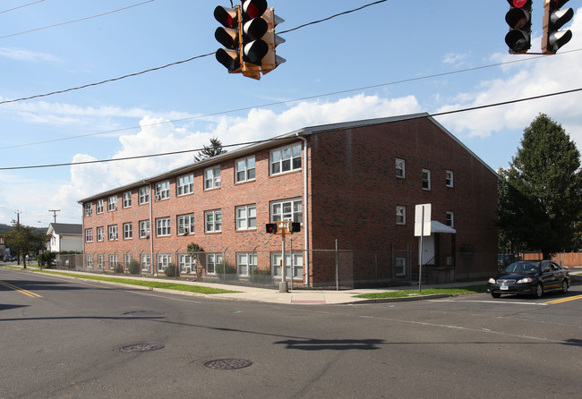 46 N Cherry St in Wallingford, CT - Building Photo - Building Photo