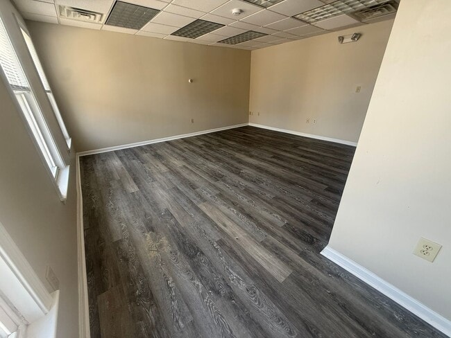 property at 1346-1356 Elm St