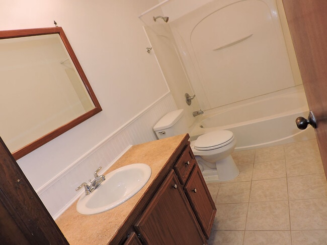 6514 Bella Vista Dr NE, Unit D in Rockford, MI - Building Photo - Building Photo