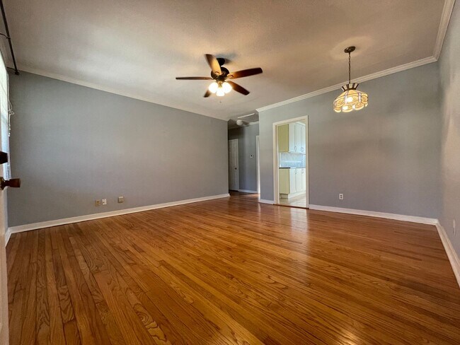 7444 St Charles Ave in New Orleans, LA - Foto de edificio - Building Photo