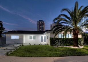 1250 NE 82nd St in Miami, FL - Building Photo - Building Photo