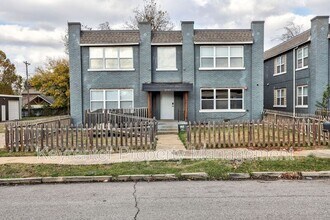 2325 NW 12th St in Oklahoma City, OK - Foto de edificio - Building Photo