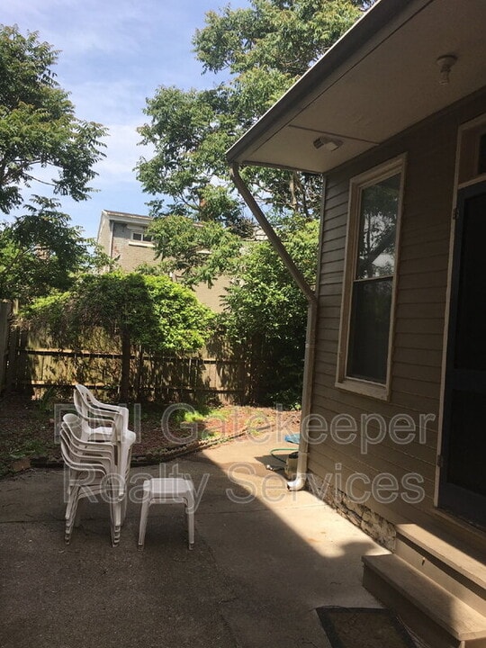 2231 Victor St in Cincinnati, OH - Building Photo