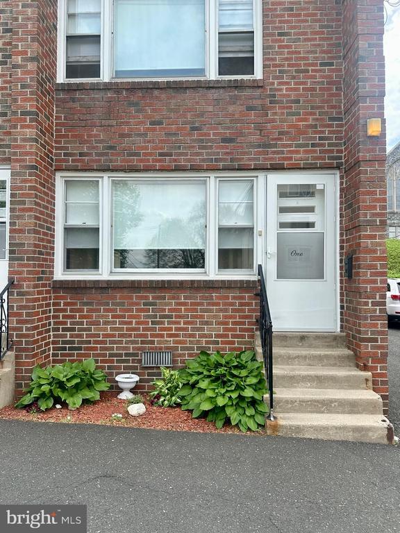 property at 117 Elm Ave