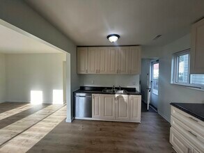 15490 Dixie in Redford Township, MI - Building Photo - Building Photo