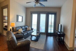 6000 Carnegie Blvd in Charlotte, NC - Building Photo