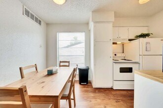 2803 Hemphill Park in Austin, TX - Building Photo - Building Photo