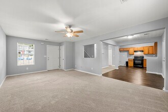 1526 Venetian Dr SW in Atlanta, GA - Building Photo - Building Photo