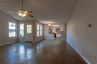 12909 Campos Dr in Austin, TX - Building Photo - Building Photo