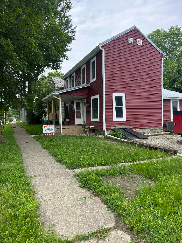 property at 612 N Main St
