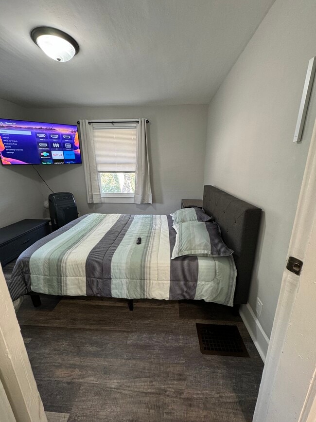 property at 1230 N Kealing Ave