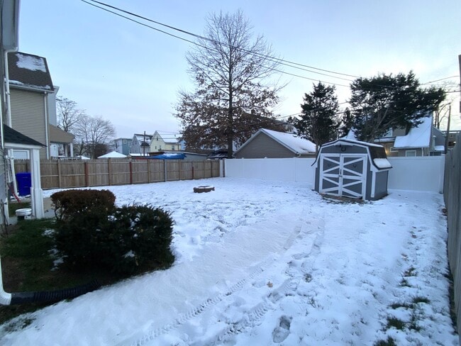 46 Mooreland St, Unit 1FL in Springfield, MA - Foto de edificio - Building Photo