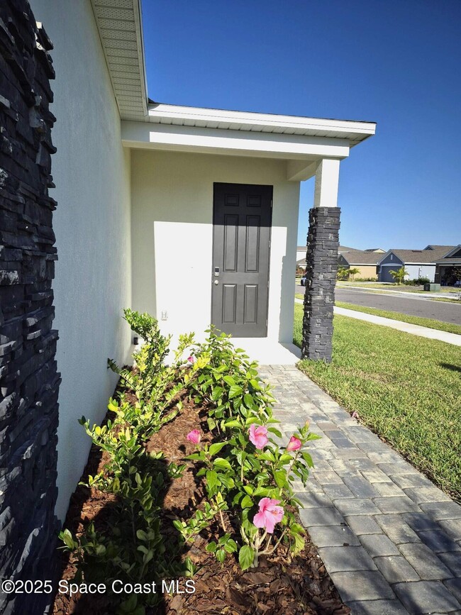 1125 Canfield Cir in Palm Bay, FL - Building Photo - Building Photo