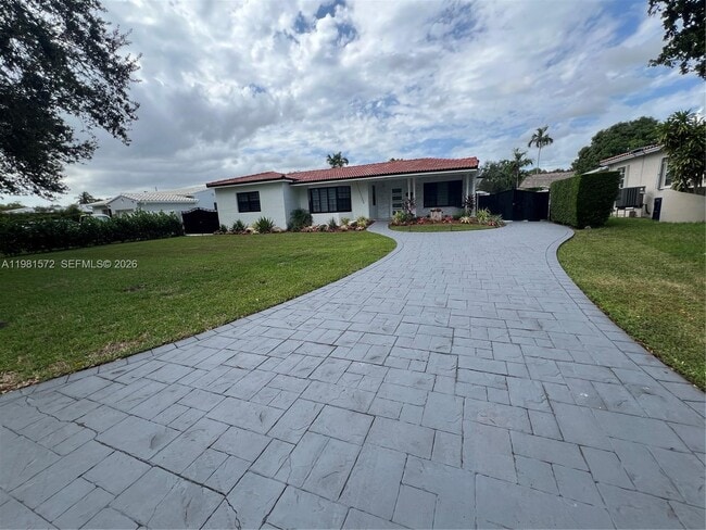 140 Pocatella St in Miami Springs, FL - Building Photo - Building Photo