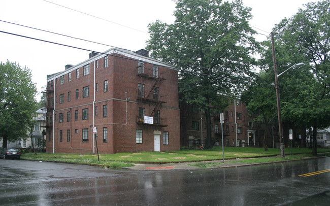 824 Jersey Ave in Elizabeth, NJ - Building Photo - Building Photo