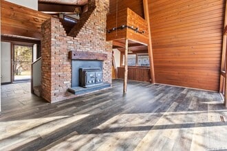 304 Lake Lodge Dr in Pleasant Valley, NY - Building Photo - Building Photo