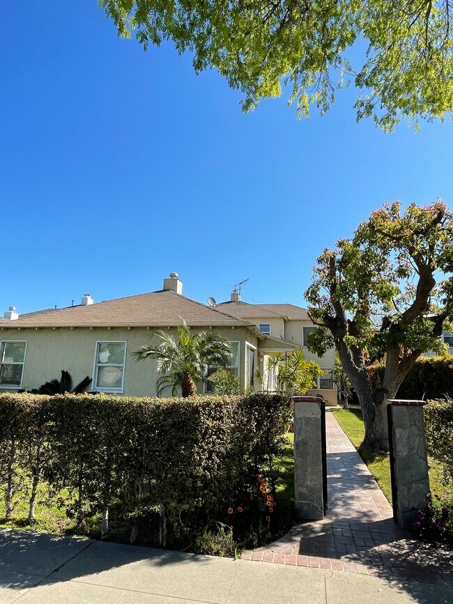 15714 Halldale Ave Rentals in Gardena, CA