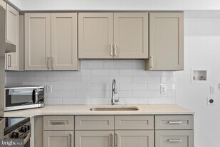 2652 Bridge St in Philadelphia, PA - Building Photo