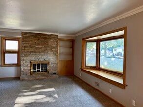 2378 N 103rd St in Wauwatosa, WI - Building Photo - Building Photo