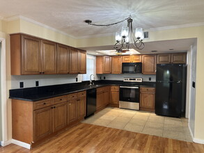 582 N Wickham Rd in Melbourne, FL - Building Photo - Building Photo