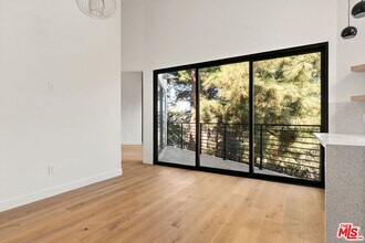 3427 Bonnie Hill Dr in Los Angeles, CA - Building Photo - Building Photo
