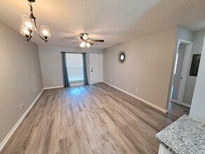 6402 Cooper Ln in Jacksonville, FL - Building Photo - Building Photo