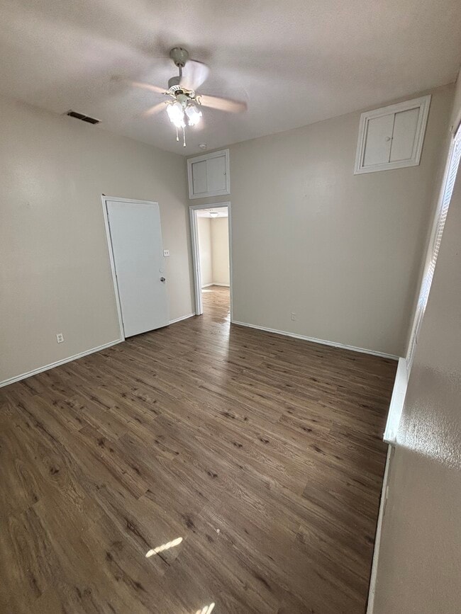 property at 446 S Texas Ave