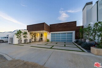 26508 Latigo Shore Dr in Malibu, CA - Foto de edificio - Building Photo