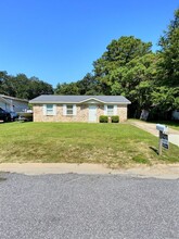 211 Barbara Cir in Ocean Springs, MS - Building Photo - Building Photo