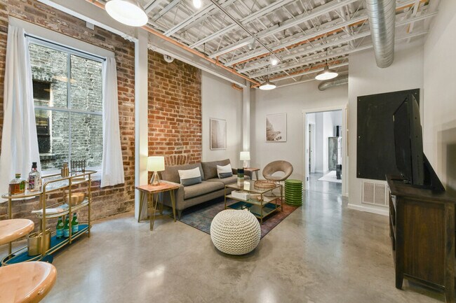 801 Magazine St in New Orleans, LA - Building Photo - Building Photo