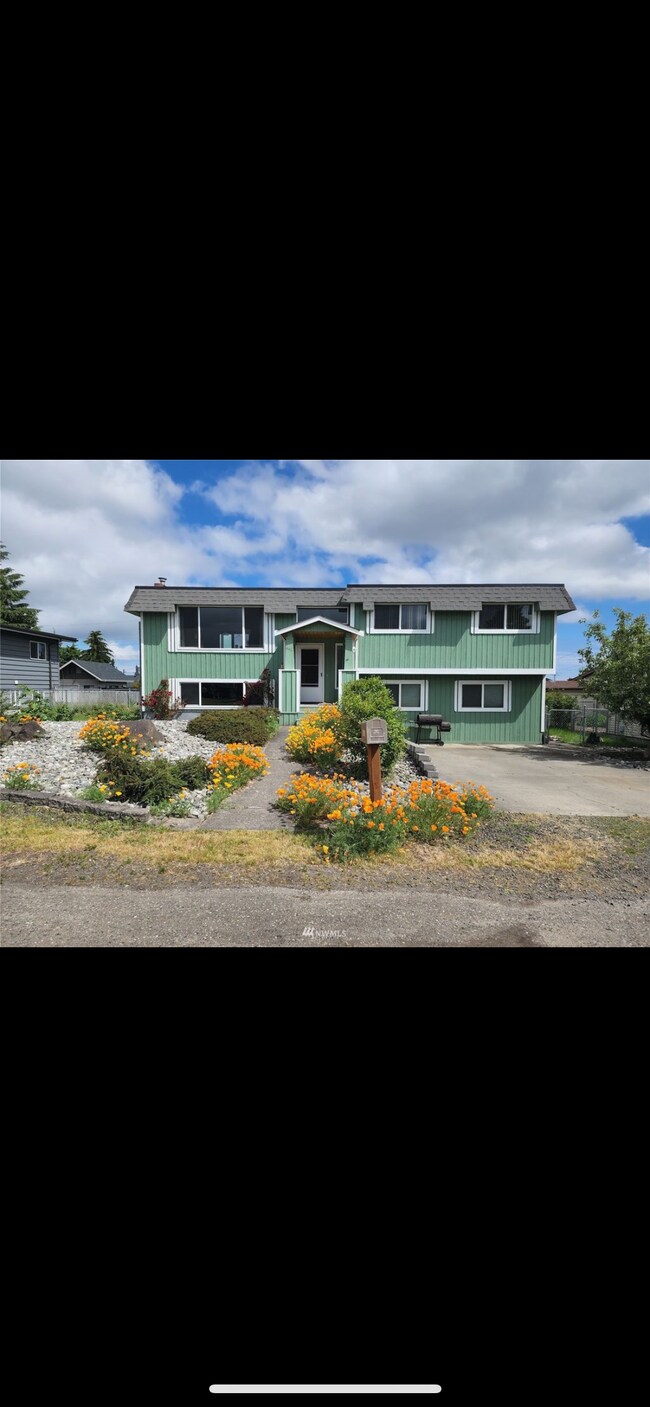 446 W Hemlock St Rentals in Sequim, WA