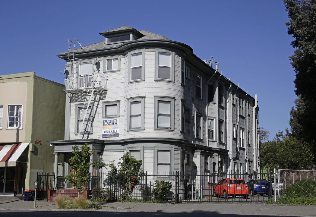 3425 Telegraph Ave in Oakland, CA - Foto de edificio