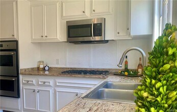 6155 Le Sage Ave in Los Angeles, CA - Building Photo - Building Photo