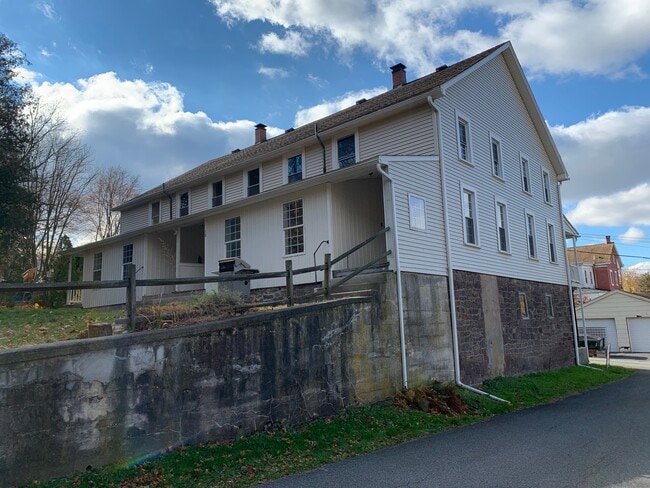 8 Hillside Ave, Unit #10 in Mohnton, PA - Building Photo - Building Photo