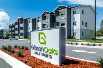 Gibson Oaks in Lakeland, FL - Building Photo - Building Photo