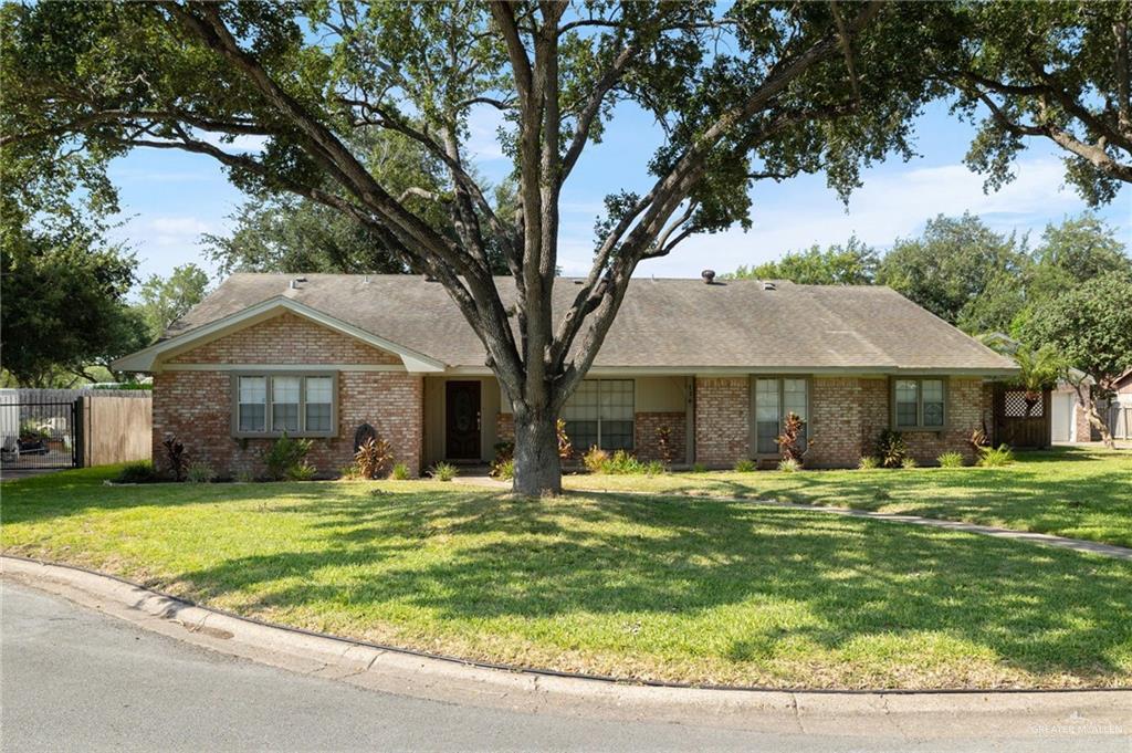 136 E Harvey Dr in McAllen, TX - Foto de edificio