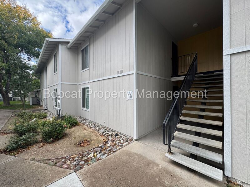 400 S Saliman Rd in Carson City, NV - Building Photo