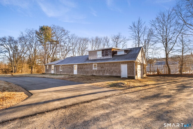 85 Hicock Dr in Southbury, CT - Building Photo - Building Photo