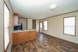 2764 TX-327 in Silsbee, TX - Foto de edificio - Building Photo