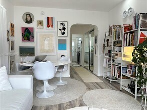 717 Española Wy in Miami Beach, FL - Building Photo - Building Photo