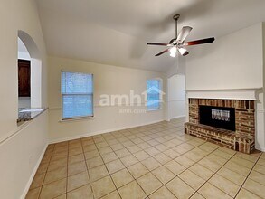 87 Elmwood Trail in Waxahachie, TX - Foto de edificio - Building Photo