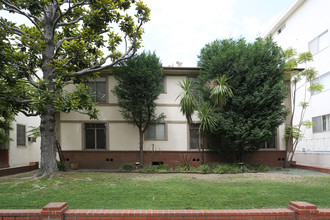 349 N Palm Dr in Beverly Hills, CA - Building Photo - Building Photo