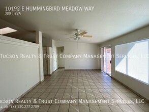 10192 E Hummingbird Meadow Way-Unit -704 in Tucson, AZ - Building Photo - Building Photo