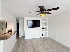 11409 8th St N in St. Petersburg, FL - Building Photo - Building Photo