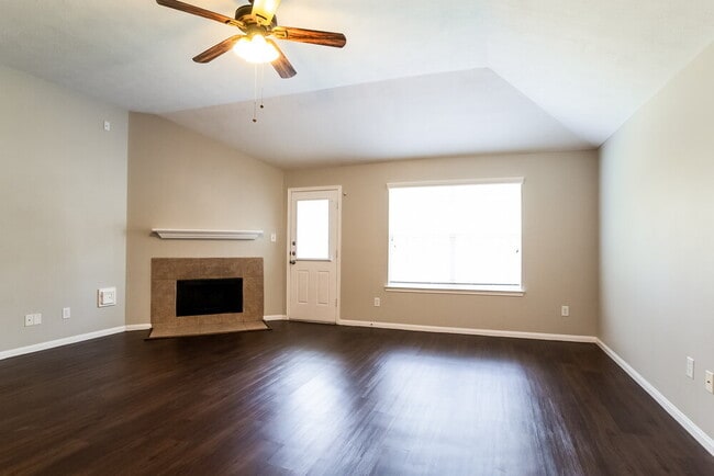 18411 Atascocita Meadows Dr in Humble, TX - Foto de edificio - Building Photo