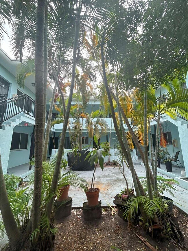 1945 Calais Dr in Miami Beach, FL - Building Photo - Building Photo